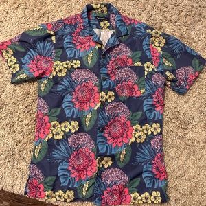 Pashartuk Men’s Hawaiian floral shirt